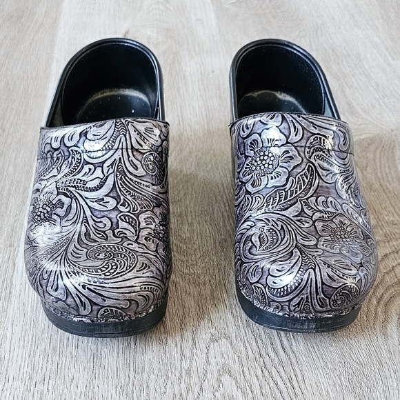 Size 37 (US 6.5) Dansko Professional Tooled Leather Clogs - Picture 4 of 7